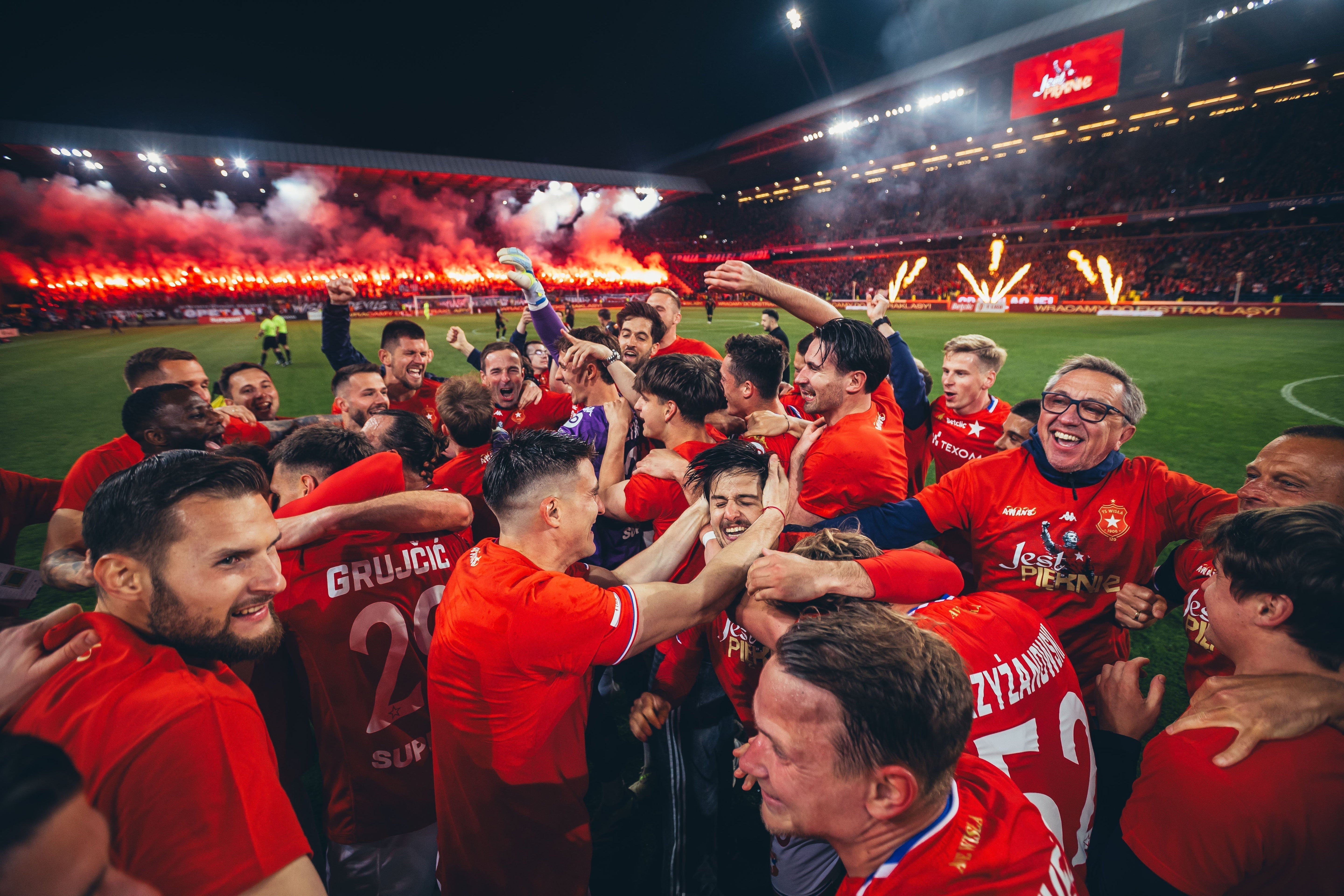 MAMY AWANS! MAMY AWANS! - Wisła Kraków® Official Platform