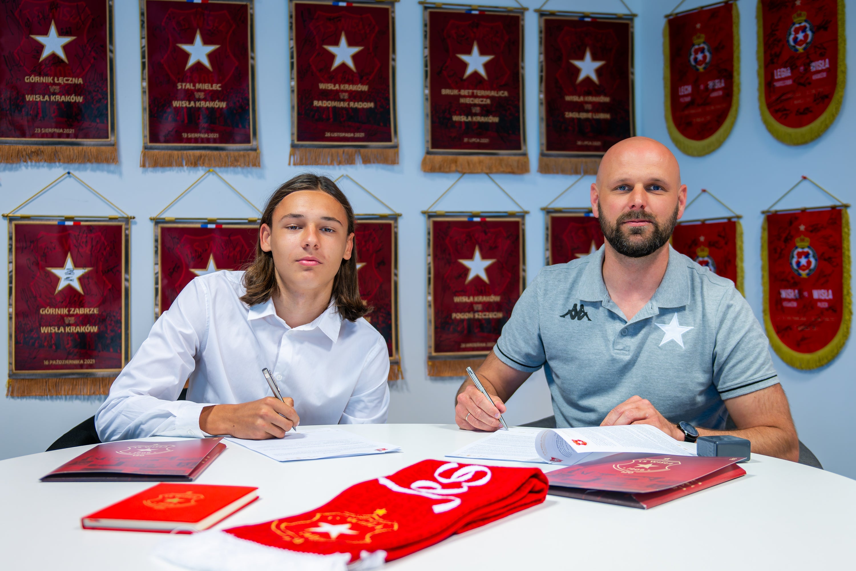 Franciszek Szpil z pierwszym profesjonalnym kontraktem w Wiśle Kraków! - Wisła Kraków® Official Platform