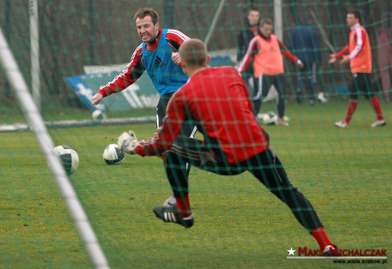 Trening we mgle — archiwum Wisły Kraków