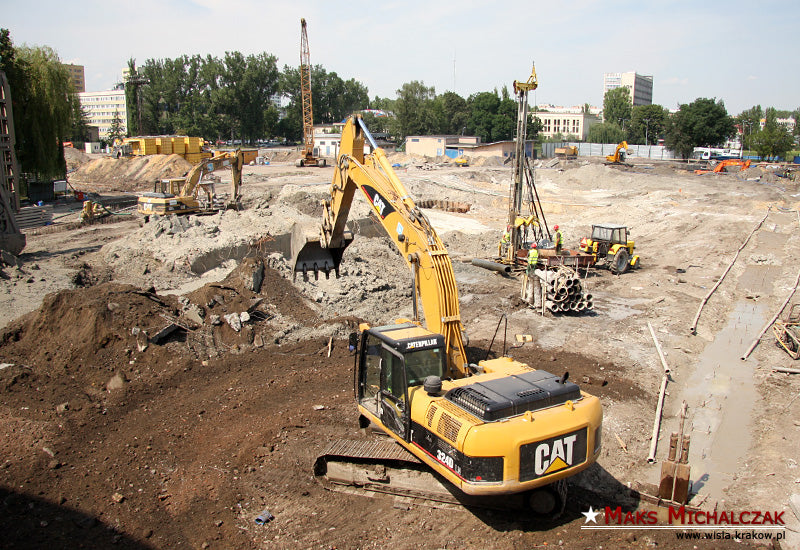 Widok na budowę z trybuny E — archiwum Wisły Kraków