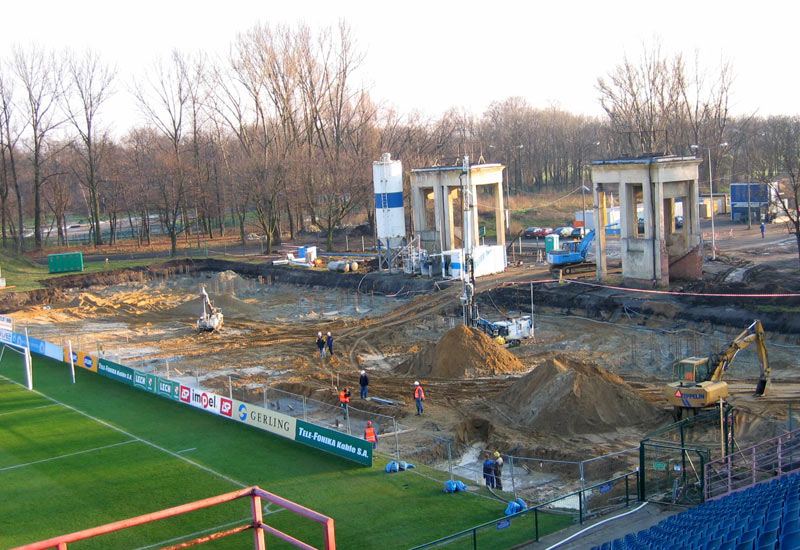 Wylewanie fundamentów — archiwum Wisły Kraków