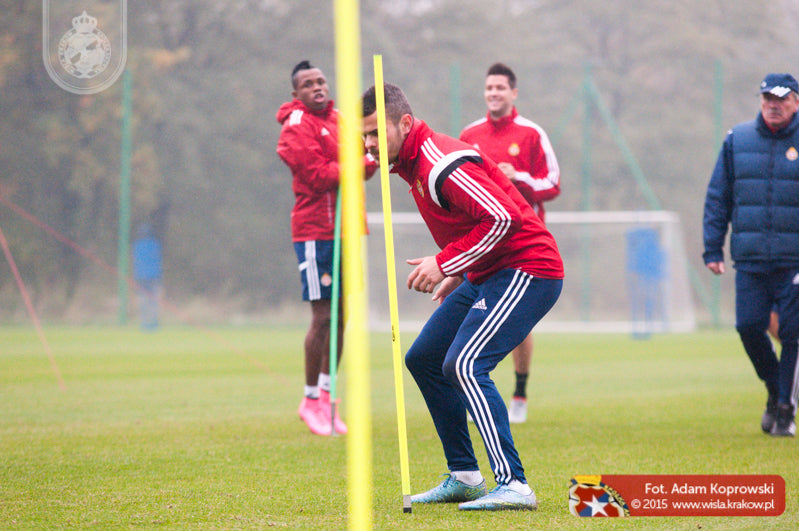 Wtorkowy trening w grupach — archiwum Wisły Kraków