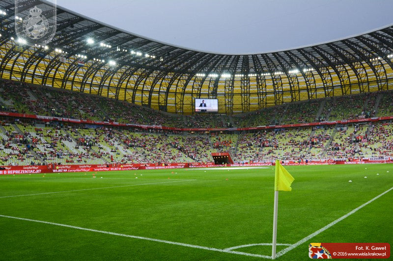 Pomarańczowi sprawdzili Polaków z „Mąką” — archiwum Wisły Kraków