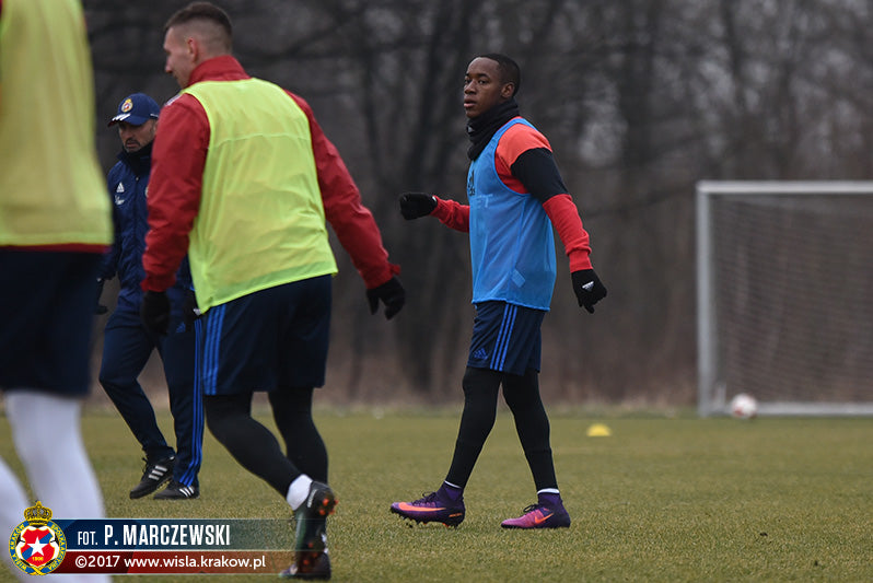Baterie naładowane. Czas na trening! — archiwum Wisły Kraków