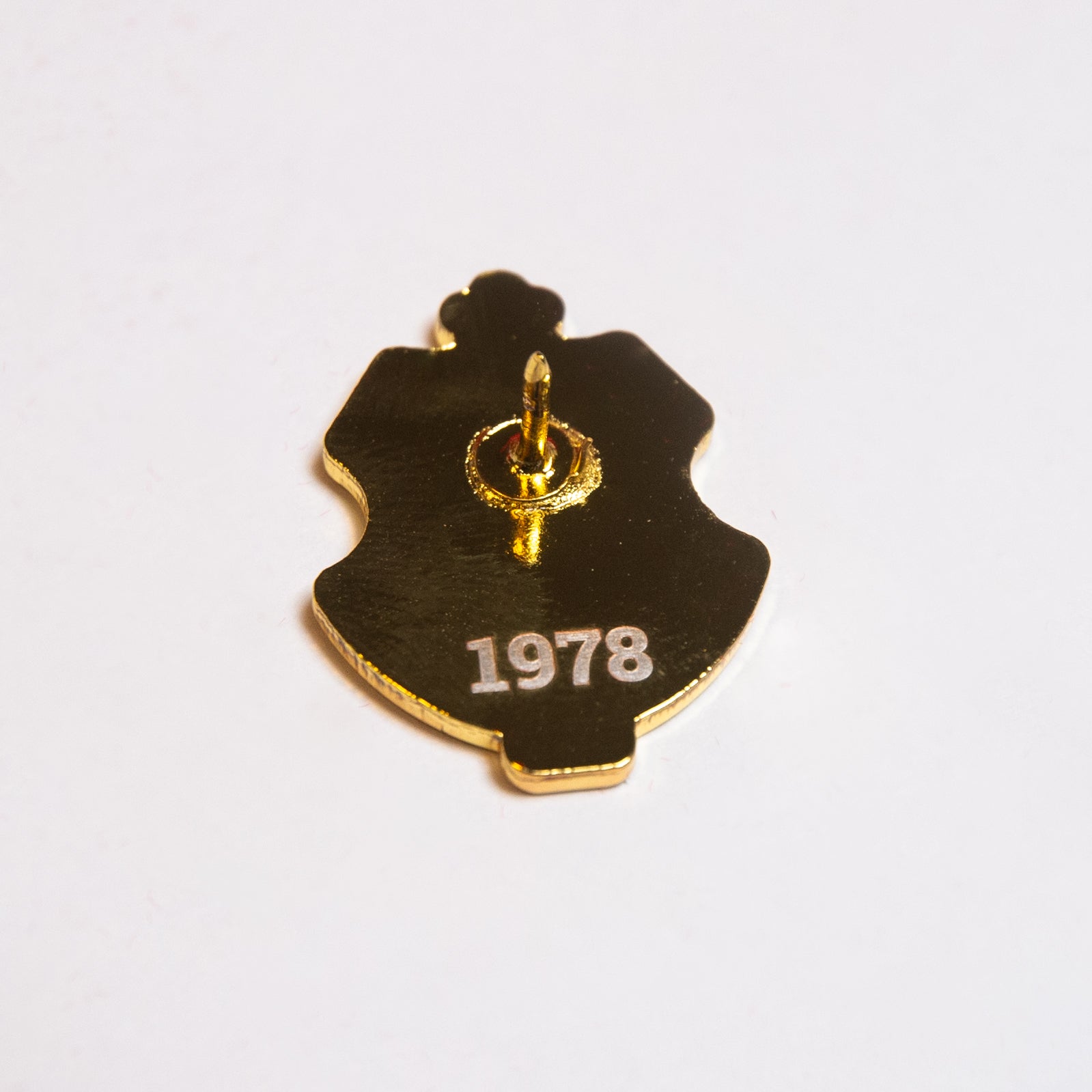 Licytacja: Odznaka Jubileuszowa z diamentem nr 1978 - TS Wisła Kraków 1906 - Przestrzeń Białej Gwiazdy