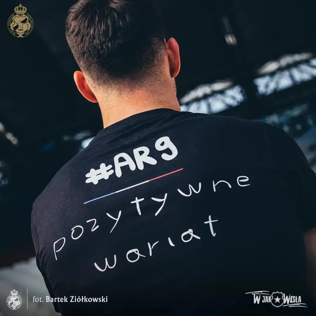 T-shirt Ángel Rodado #AR9 „Pozytywne Wariat” – czarny Official FanShop - TS Wisła Kraków SA