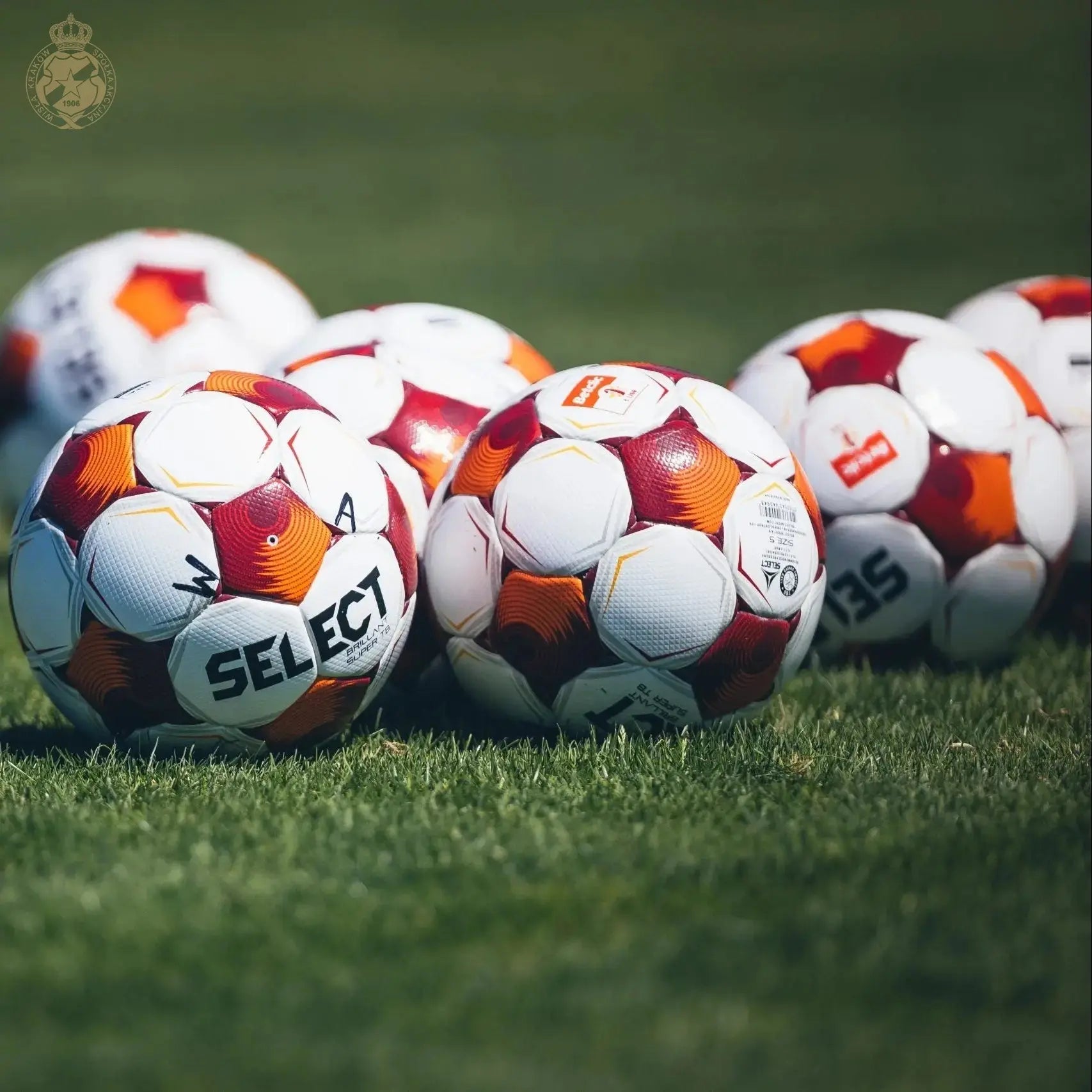 Piłka Select Brillant Replica v25/26 - rozmiar 4 Official FanShop - TS Wisła Kraków SA