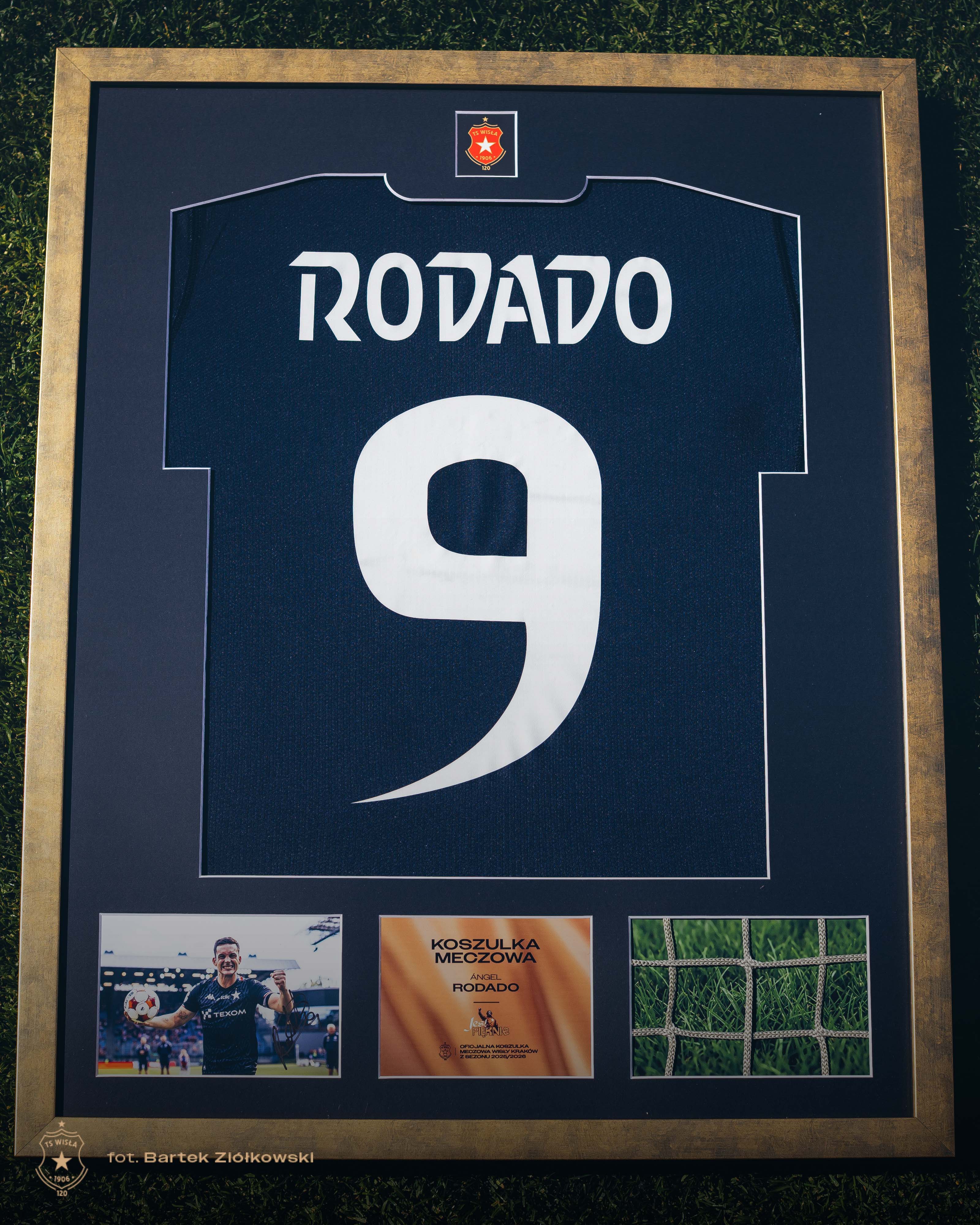 Licytacja: Rama kolekcjonerska – Ángel Rodado #9 | Wisła Kraków - Official FanShop - TS Wisła Kraków SA