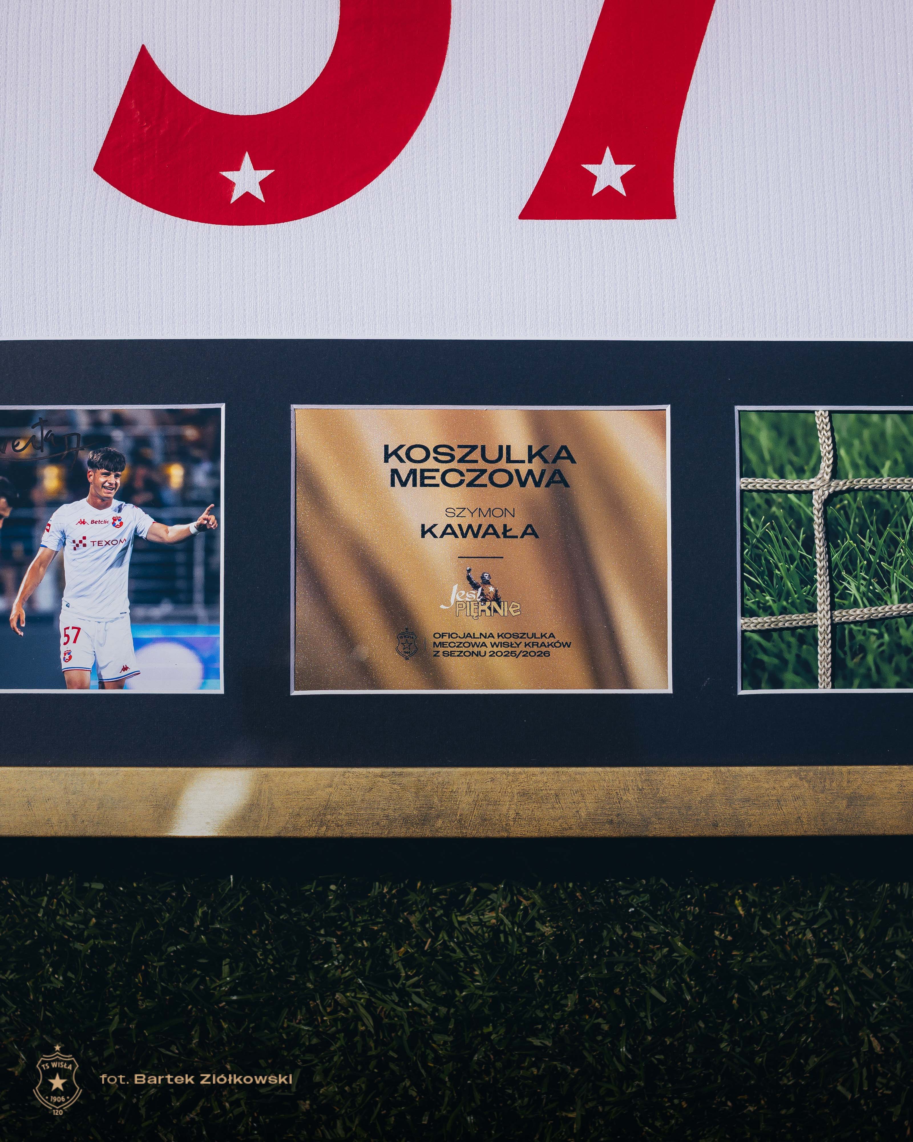 Licytacja: Rama kolekcjonerska – Szymon Kawała #57 | Wisła Kraków - Official FanShop - TS Wisła Kraków SA