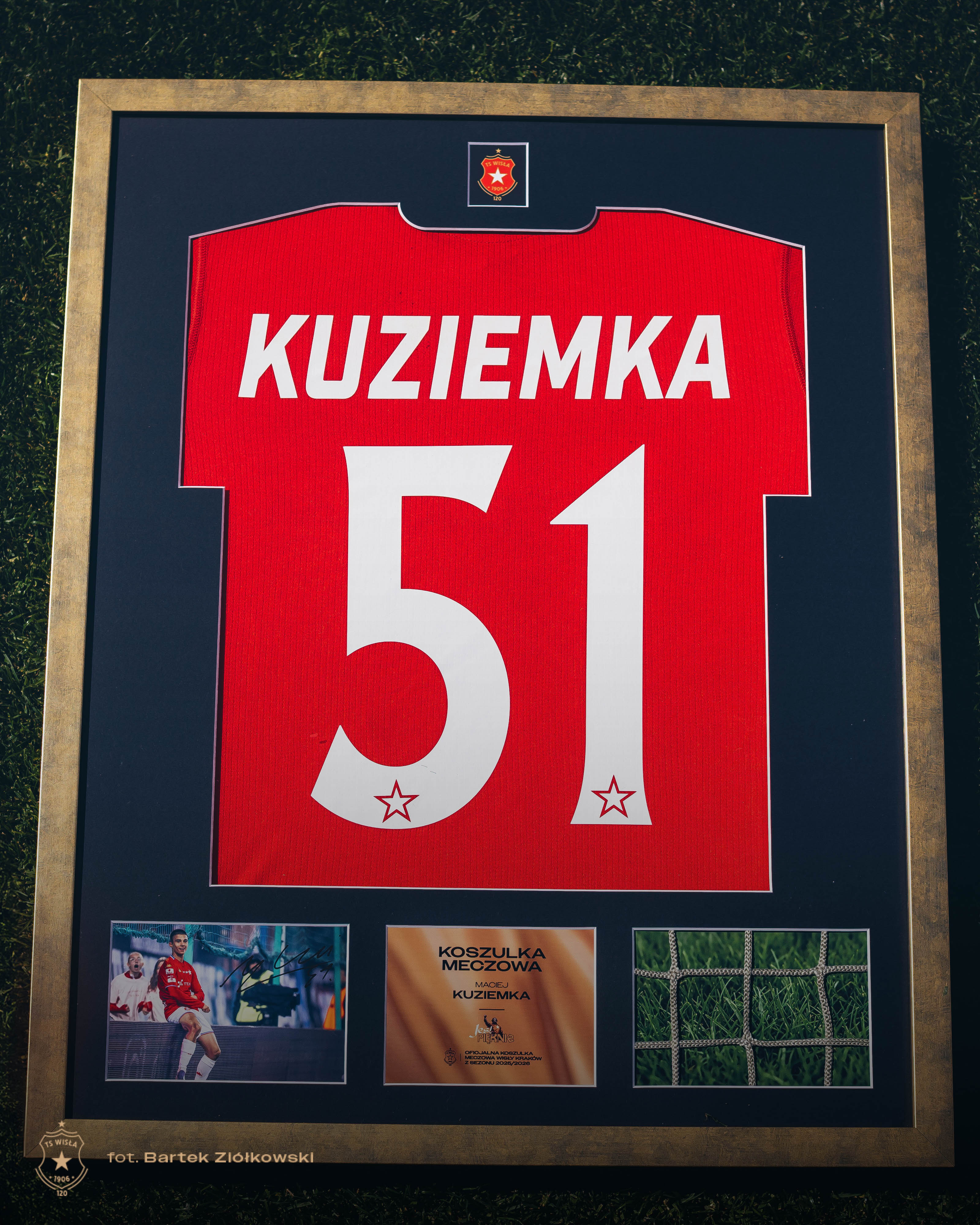 Licytacja: Rama kolekcjonerska – Maciej Kuziemka #51 | Wisła Kraków - Official FanShop - TS Wisła Kraków SA