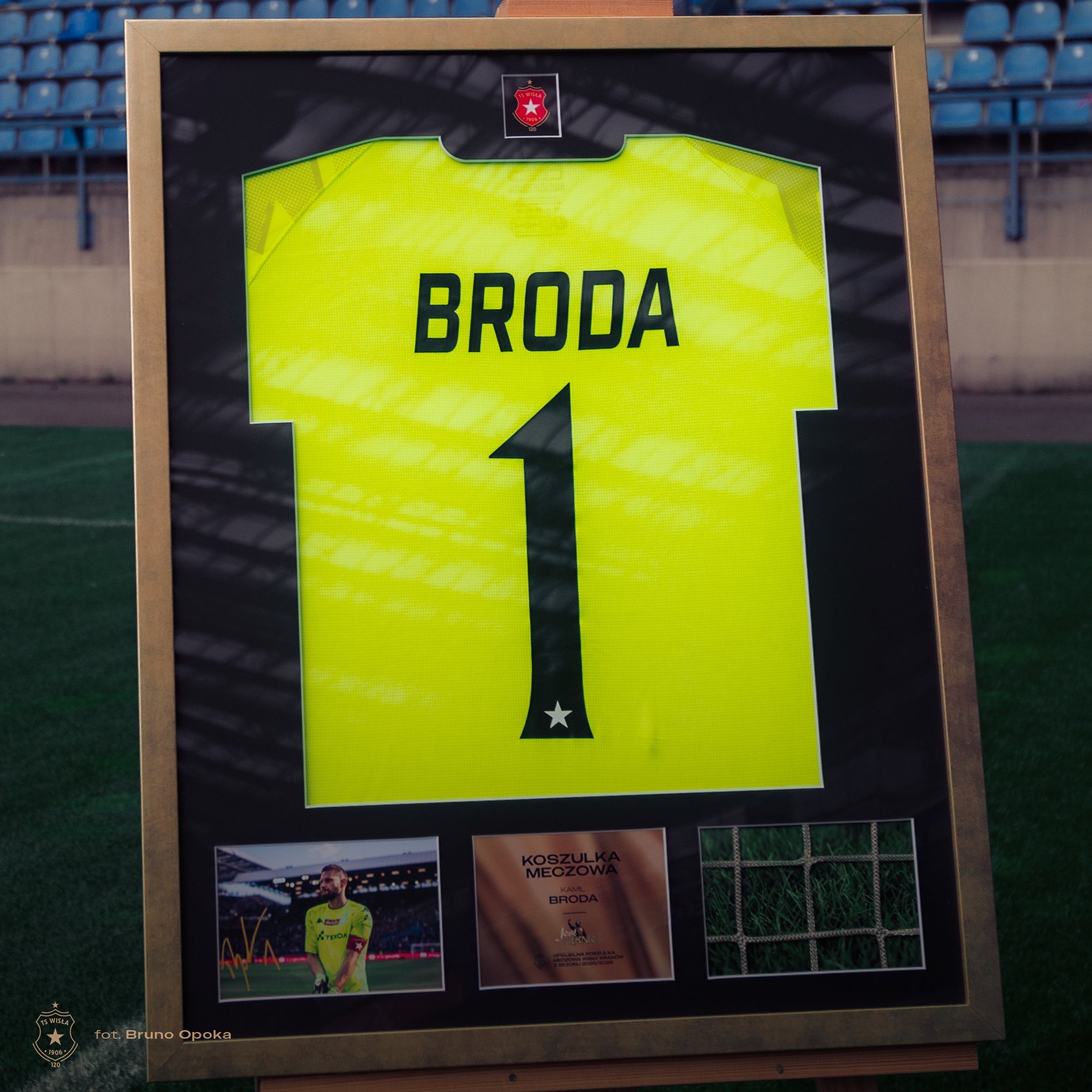 Licytacja: Rama kolekcjonerska – Kamil Broda #1 | Wisła Kraków - Official FanShop - TS Wisła Kraków SA
