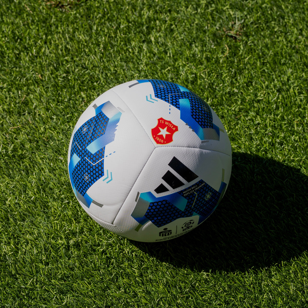 Piłka Adidas replica v26/27 - rozmiar 5 - TS Wisła Kraków 1906 - Przestrzeń Białej Gwiazdy