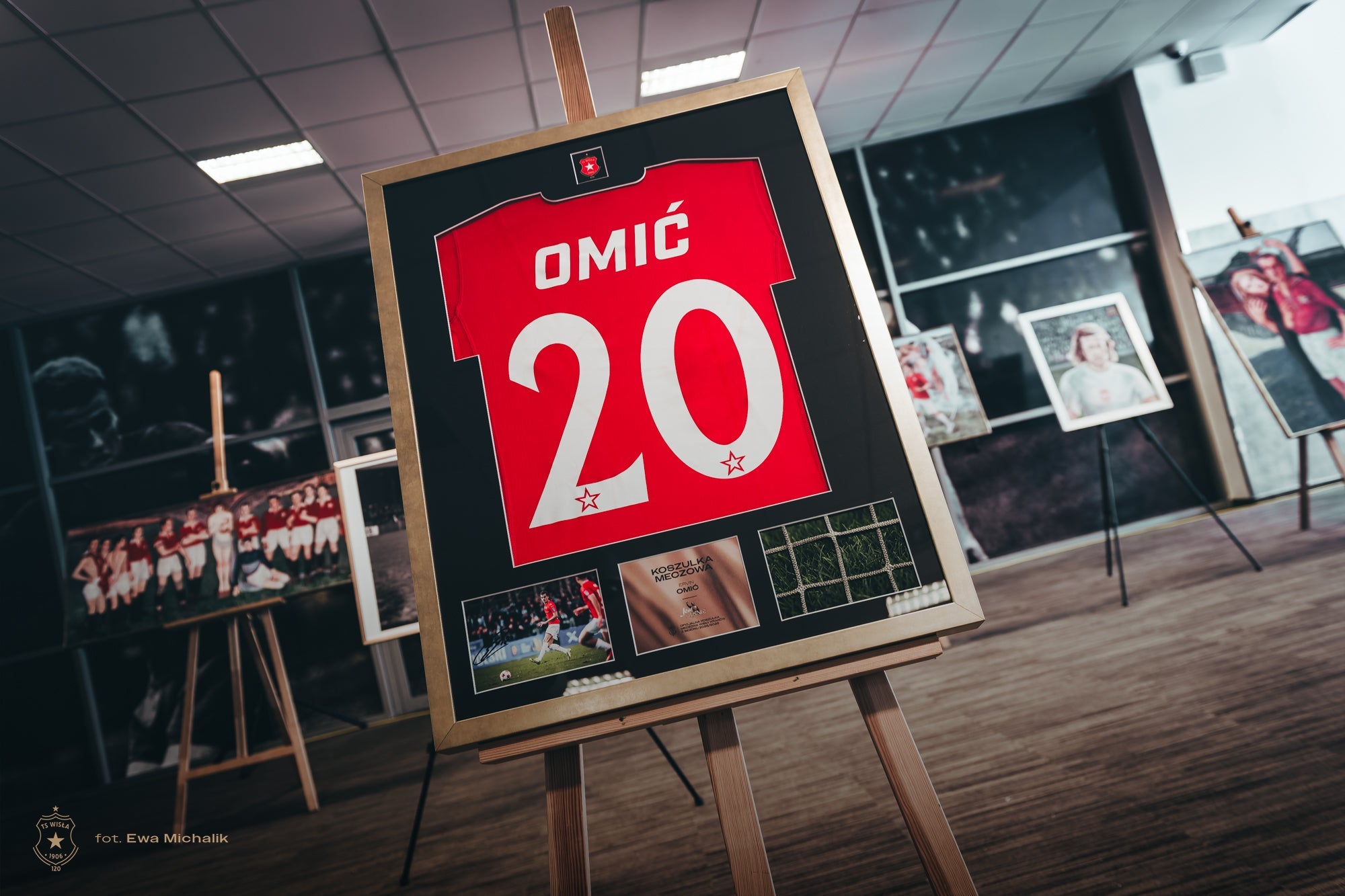 Rama kolekcjonerska – Ervin Omić #20 | Wisła Kraków - Official FanShop - TS Wisła Kraków SA