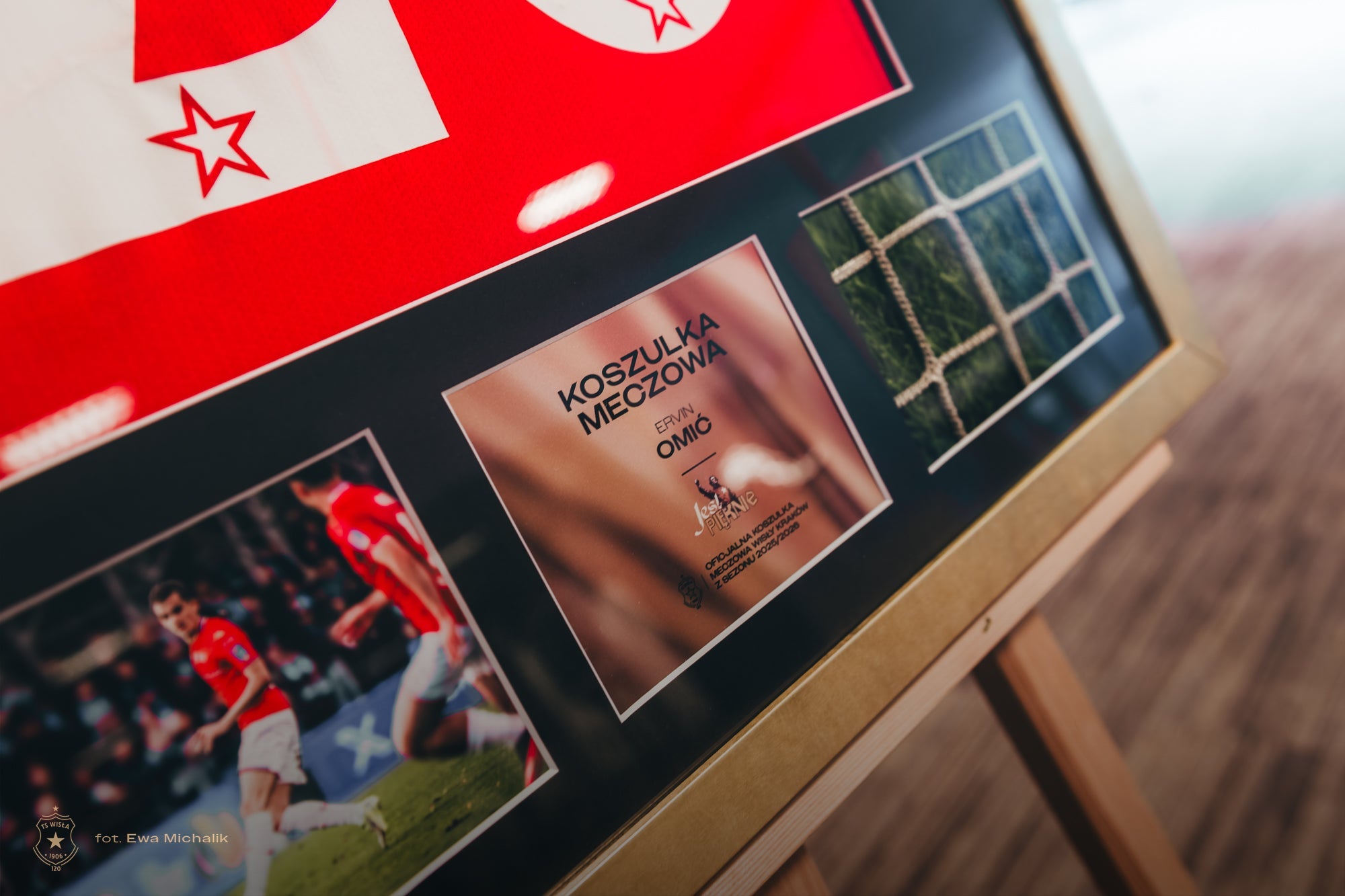 Rama kolekcjonerska – Ervin Omić #20 | Wisła Kraków - Official FanShop - TS Wisła Kraków SA