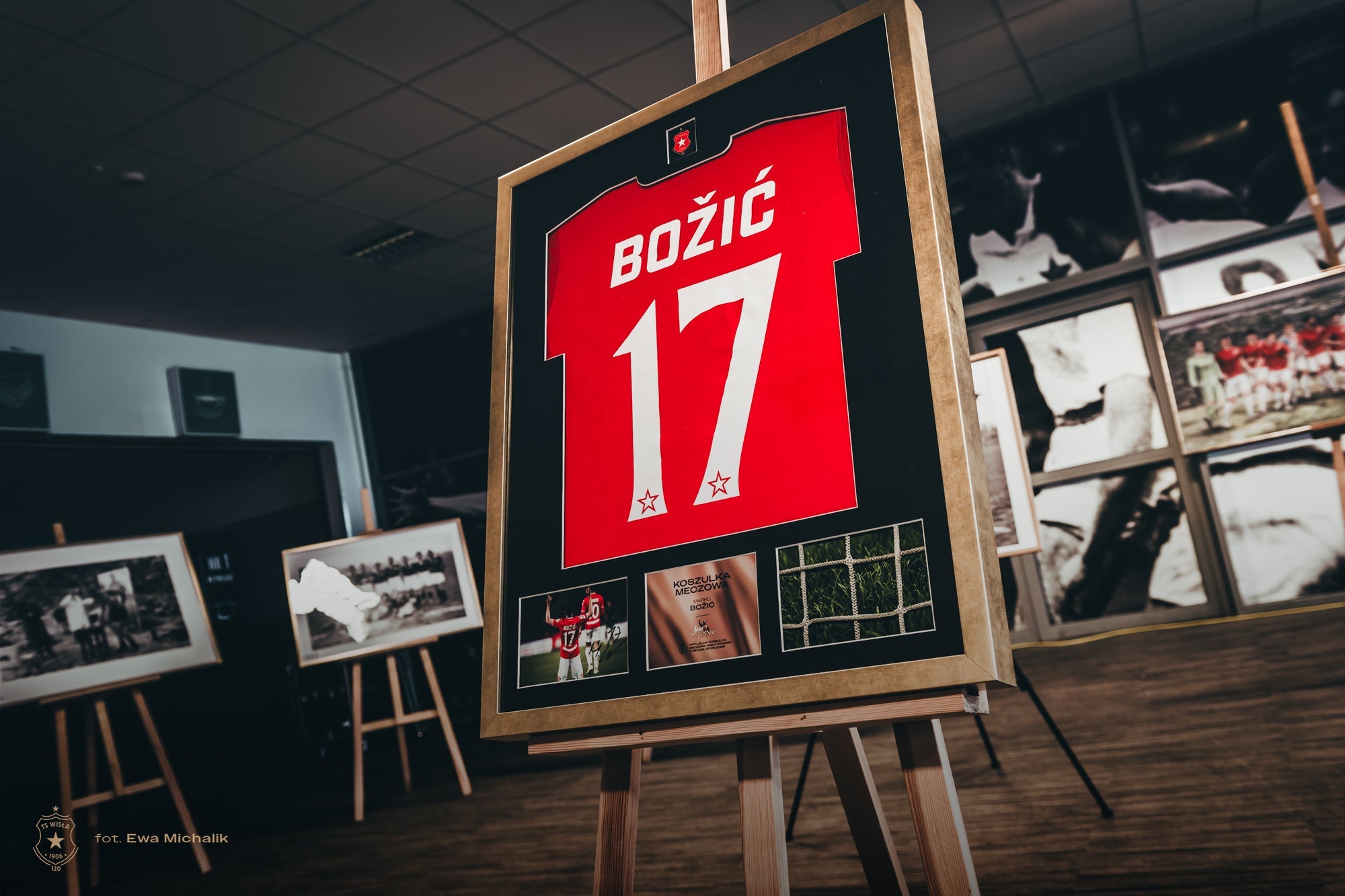 Licytacja: Rama kolekcjonerska – Marko Bozić #17 | Wisła Kraków - Official FanShop - TS Wisła Kraków SA