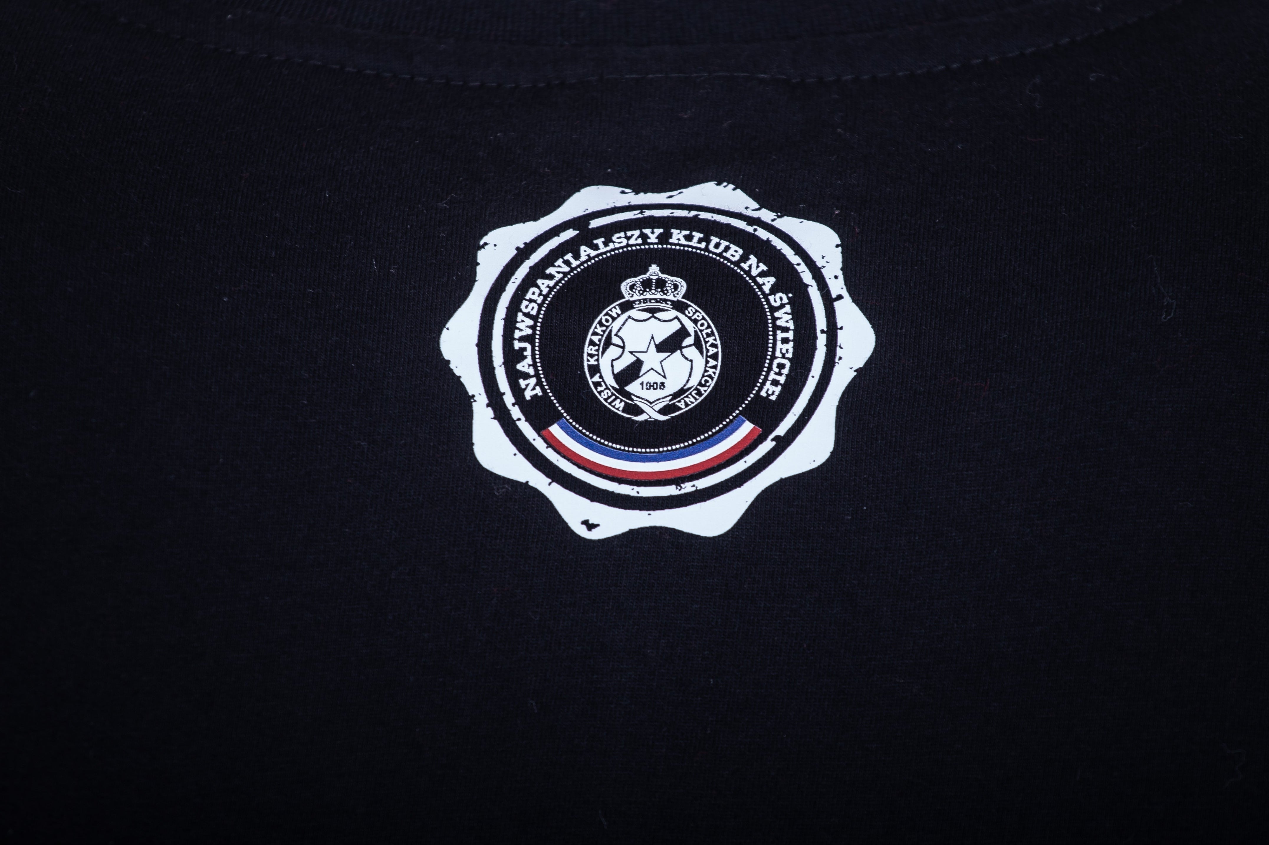 T-shirt College - czarny - Wisła Kraków Offical FanShop