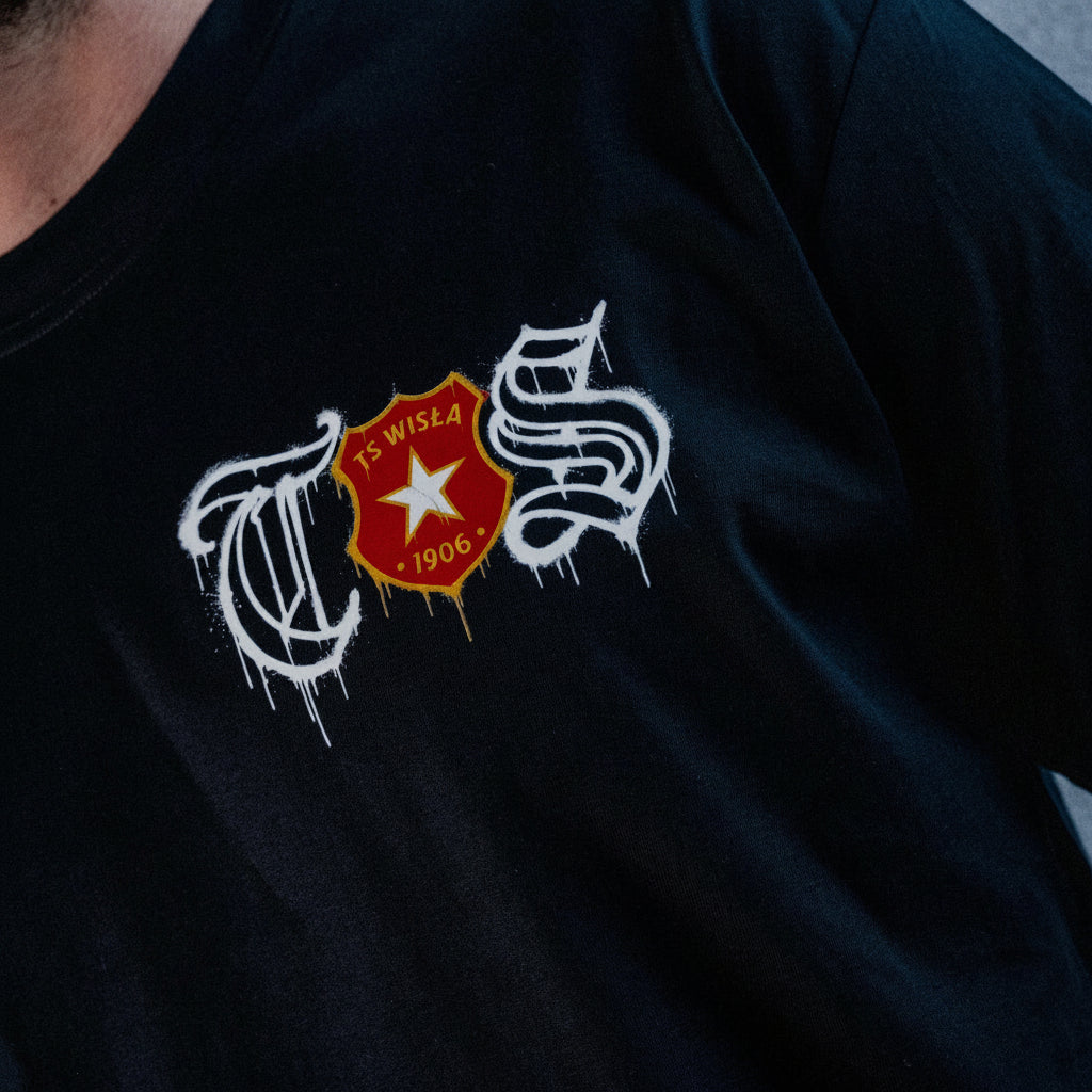 T-shirt graffiti TS - czarny - TS Wisła Kraków 1906 - Przestrzeń Białej Gwiazdy